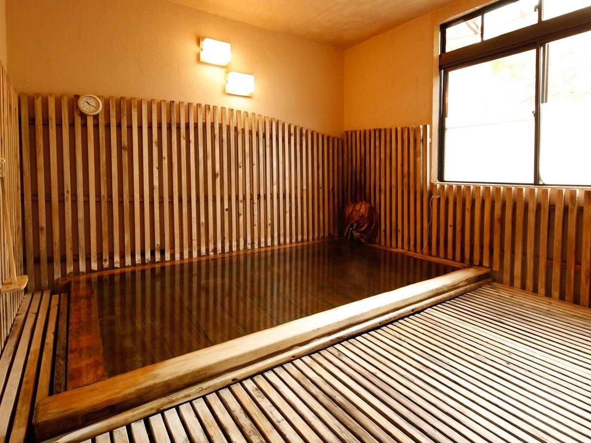 源泉掛け流しの宿albergo湯楽 Yugawara Exterior photo
