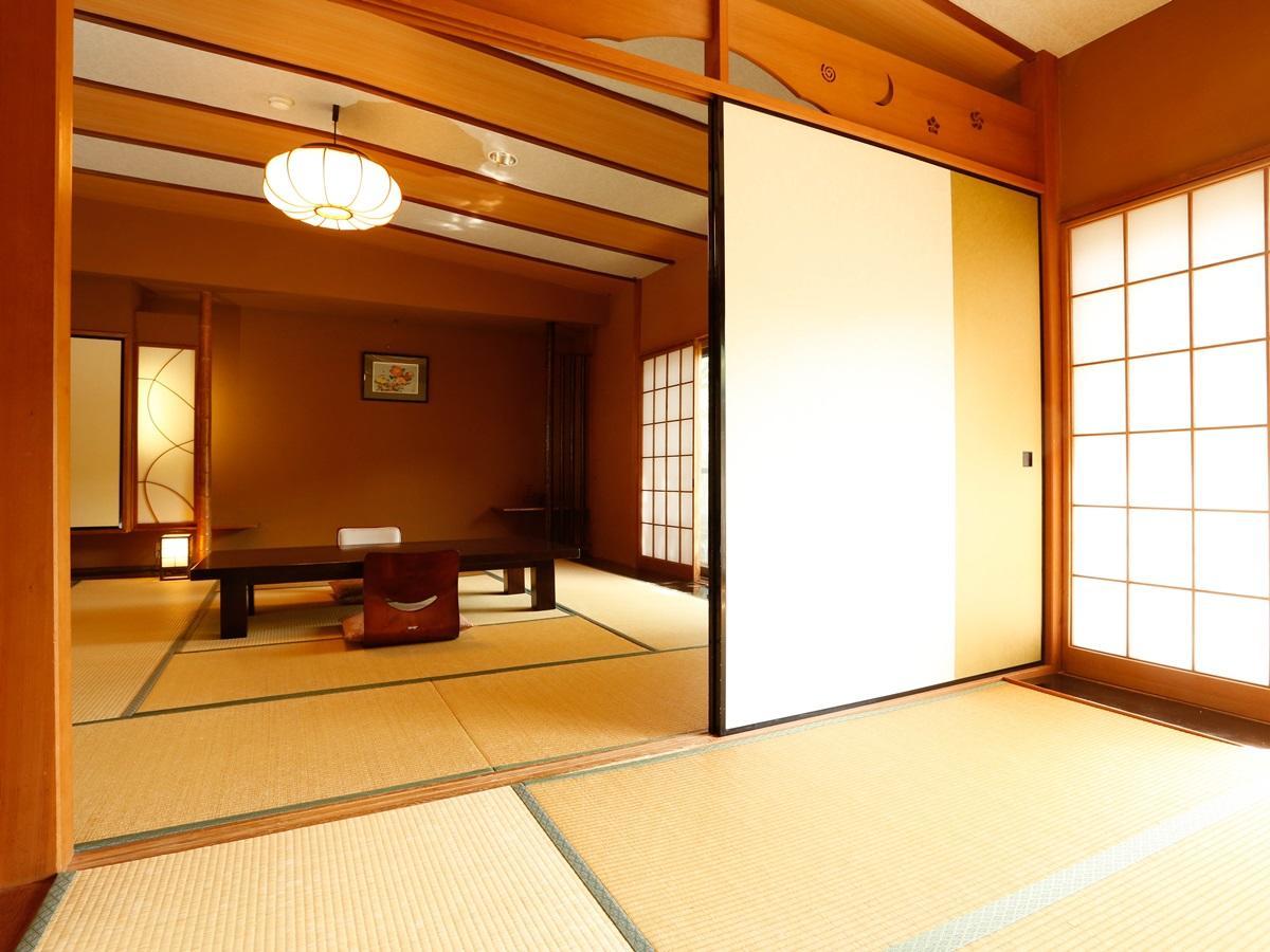 源泉掛け流しの宿albergo湯楽 Yugawara Exterior photo