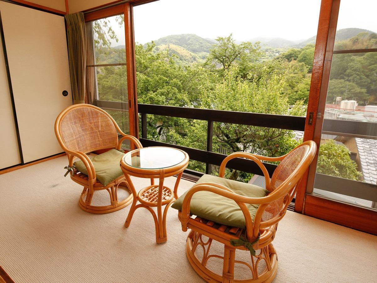 源泉掛け流しの宿albergo湯楽 Yugawara Exterior photo
